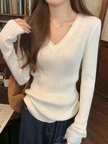 女款春季修身V領羅紋針織打底上衣，長袖百搭顯瘦休閒襯衫 - 杏色 - 查看 10