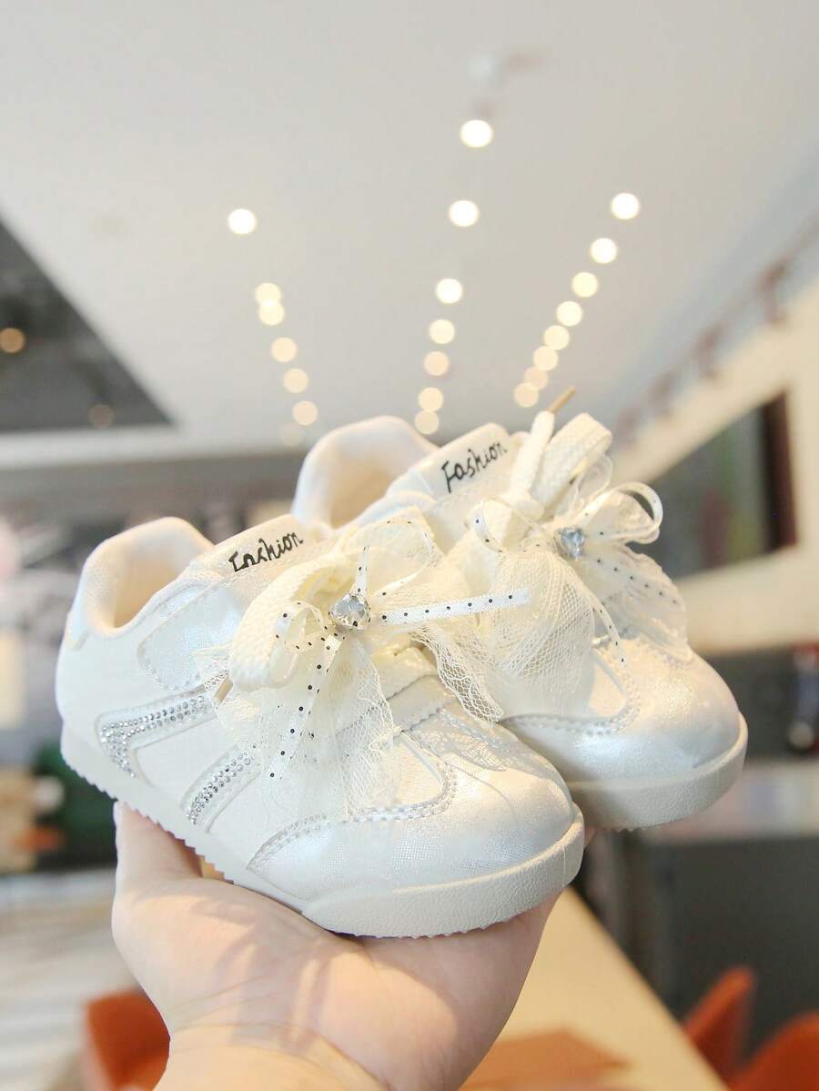 1 Pair Lace Bow Decor Children's Sports Shoes, Comfortable Fashionable Baby Sneakers, Spring/Autumn New Girls' Training Shoes - Beige - View 1