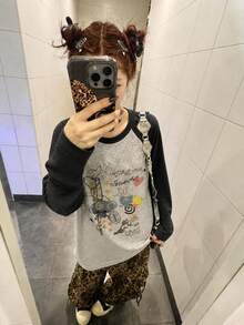 Y2K 千禧風女款秋季新款 1 件裝卡通印花百搭休閒日常大學風插肩袖長袖圓領韓系上衣 - 深花灰 - 查看 2