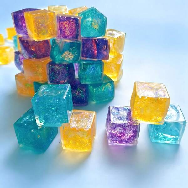 10 Peças Brinquedos de Cubo de Gelo com Glitter, Brinquedos de Alívio de Estresse com Rebote Lento, Brinquedos de Pegadinha Engraçados, Brinquedos Sensoriais de Alívio de Estresse para Crianças, Presentes de Festa, Brinquedos de Pegadinha Engraçados, Brinquedos de Pegadinha, Cores Aleatórias, Conjunto de Brinquedos de Ponta de Dedo com Múltiplas Peças