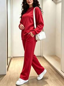 女士休闲纯色简约圆领长袖上衣，搭配女士时尚休闲纯色简约圆领长袖上衣，适合春秋季穿着。 - 紅色 - 查看 3