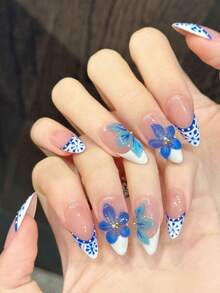 10片手工壓製中號杏仁形美甲片，精緻假指甲，[青瓷花卉] 中式青花瓷風格，裸粉色與藍色手繪花卉設計，日常中長款可穿戴美甲，適合女性 - 藍色 - 查看 4
