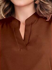 Women Blouses & Shirts - 棕色 - 查看 3