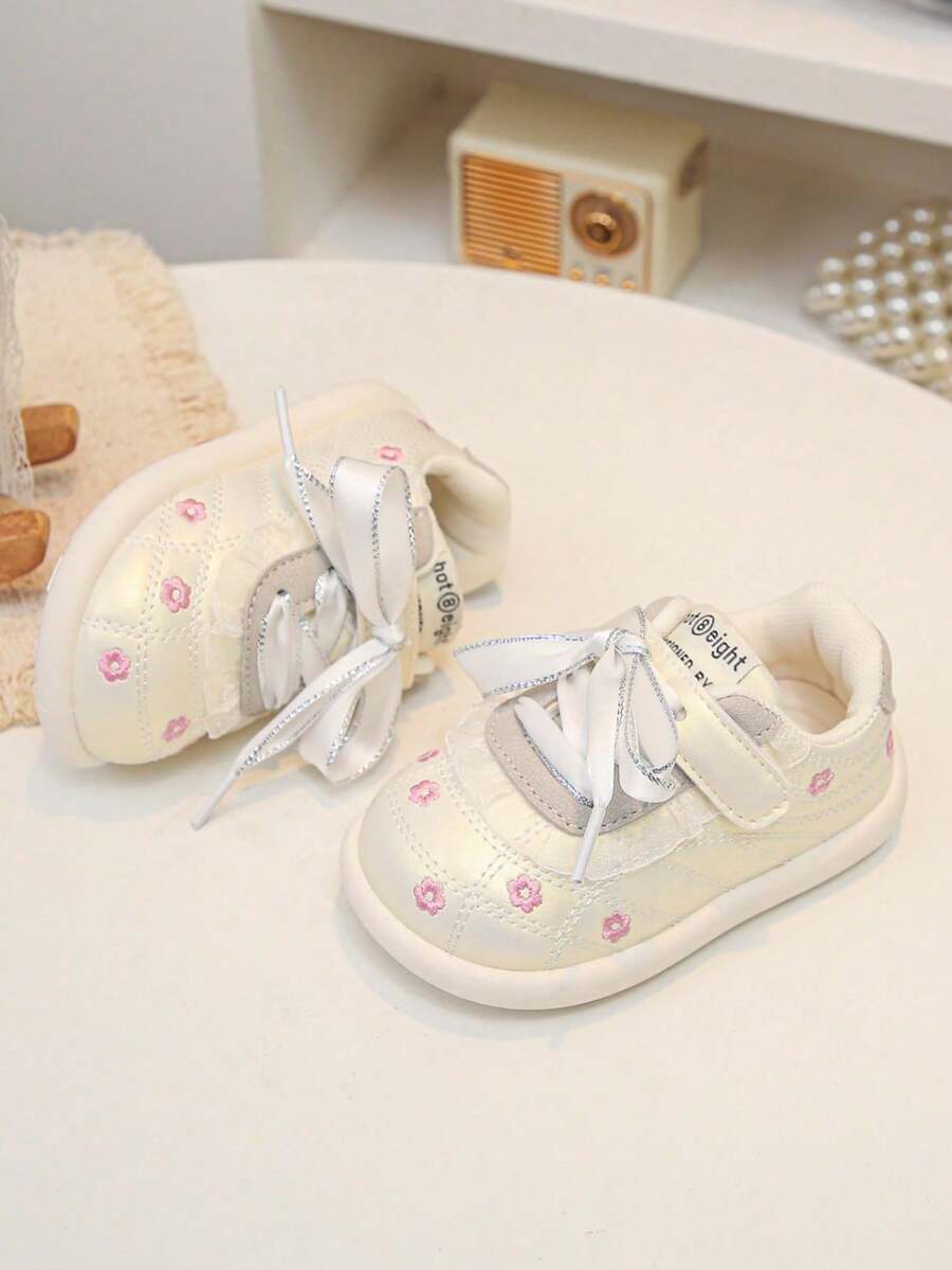 1 Pair Exquisite Japanese Cute Baby Soft Sole Walking Shoes - Beige - View 1