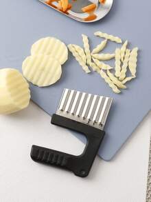 1pc Stainless Steel Wavy Potato Slicer, Vegetable & Fruit Slicer (Suitable For Salad, French Fries, Cucumber, Carrot, Etc.), Fancy Fruit & Vegetable Slicer, Salad Making Kitchen Tool, Creative Vegetable & Fruit Shaper - View 4