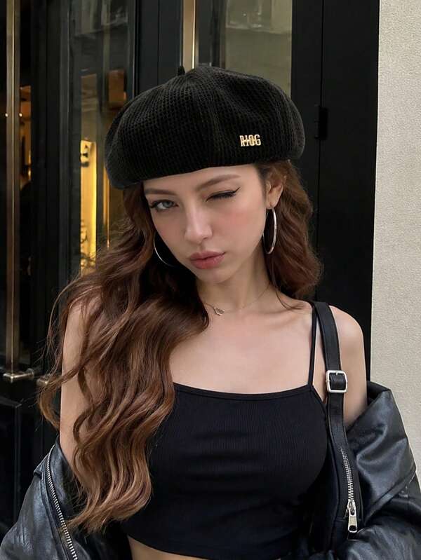 1pc Textured Mesh Beret Hat With Metal Letter Logo, Lightweight Breathable Women's Newsboy Cap For Spring/Autumn Daily Wear And Travel