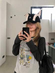 Y2K 千禧風女款秋季新款 1 件裝卡通印花百搭休閒日常大學風插肩袖長袖圓領韓系上衣 - 深花灰 - 查看 3