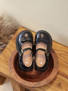 Girls' British Style Leather Shoes, T-Strap Buckle, Brogue Carved Design, Versatile Student Shoes For Spring And Autumn - Black - View 5