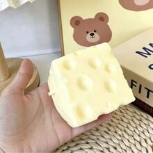 Brinquedo Squishy de Bloco de Construção de Queijo Amarelo Pálido Gigante, Efeito Sonoro ASMR Crocante, Brinquedo de Ponta de Dedo Crocante com Rebote Lento, Textura de Massa Macia, Núcleo Cremoso, Brinquedo de Alívio de Estresse por Aperto, Adequado para Foco em Mesa de Escritório e Pausa de Mindfulness, Cubo de Queijo Macio de 6-7CM - Multicolorido - Visão 5