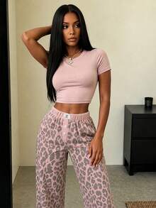2pcs Women's Short Sleeve Cropped Top + Leopard Print Long Pants Pajama Set - Pink - View 3