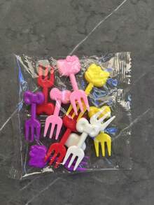 SANRIO 10pcs Hello Kitty Fruit Forks - Suitable For Home, Outdoor Picnic, School And Various Occasions Party Dessert Forks, Random Style Reusable Fruit Forks, Suitable For Fruit, Cake, Ice Cream - Summer Tableware, Perfect For Fruit Platter Serving, Lunch Box, Plating - A - View 6