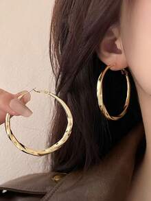 1 Pasang Anting Hoop Besar Mewah Minimalis Emas Manis Y2K Warna Solid, Desain Kelas Atas Perhiasan Telinga Mewah Elegan, Penting untuk Perjalanan Sehari-hari dan Liburan, Anting Bentuk Mobius Lingkaran Tak Terhingga - Yellow Gold - View 1