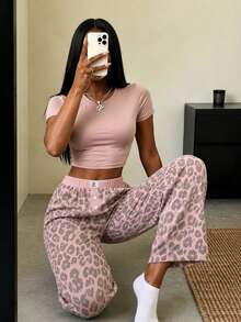 2pcs Women's Short Sleeve Cropped Top + Leopard Print Long Pants Pajama Set - Pink - View 4