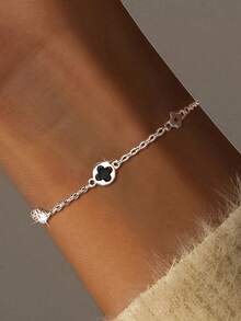 1pc S925 Sterling Silver Elegant Minimalist Hollow Four-Leaf Clover Women's Bracelet, Niche Gentle Fresh Design, Fashionable Versatile Thin Chain Hand Jewelry, Gift For Girlfriend, Best Friend, Birthday, Anniversary - Four Leaf Clover - View 9