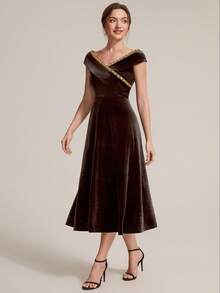EVERPRETTY Autumn Elegant Luxury Rhinestone V-Neck Velvet Brown Formal Evening Gown Suitable For Evening Party, Gathering, Dinner - Brown - View 5