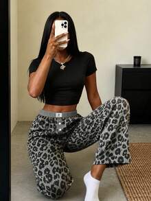 2pcs Women's Short Sleeve Cropped Top + Leopard Print Long Pants Pajama Set - Grey - View 4