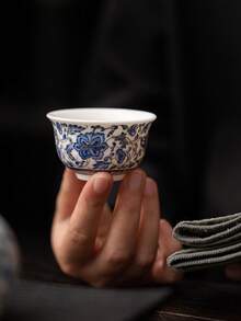 1pc/2pcs Blue And White Porcelain Ceramic Tea Cup, Tea Tasting Cup With Lotus Vine Pattern, High-End Ceramic Tea Cup, Lightweight Luxury Personal Tea Cup, Water Cup, Gift Cup, Suitable For Home, Gift, Party - Multicolor - View 6