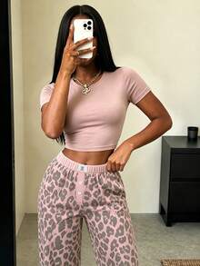 2pcs Women's Short Sleeve Cropped Top + Leopard Print Long Pants Pajama Set - Pink - View 6
