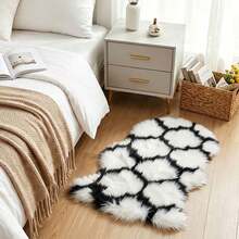 1pc Black And White Clover Pattern Kitchen Mat, Faux Wool Modern Home Fluffy Irregular Flat Bottom Fish Shaped Rug, Suede Bottom Anti-Slip Small Mat, Soft Bedside Foot Mat, Cat And Dog Resting Pad, Room Bedroom Decorative Blanket, Suitable For Entrance, Bay Window, Bedroom, Living Room, Study, Dormitory And Other All-Season Home Decor, Holiday Atmosphere Decorative Mat, Autumn/Winter Comfortable Carpet - View 5