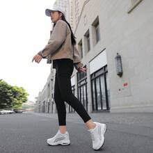 SOSENFER 女款隱藏式內增高坡跟低筒繫帶運動鞋，氣墊底透氣網布休閒輕便鞋，四季皆宜 - 白色 - 查看 3