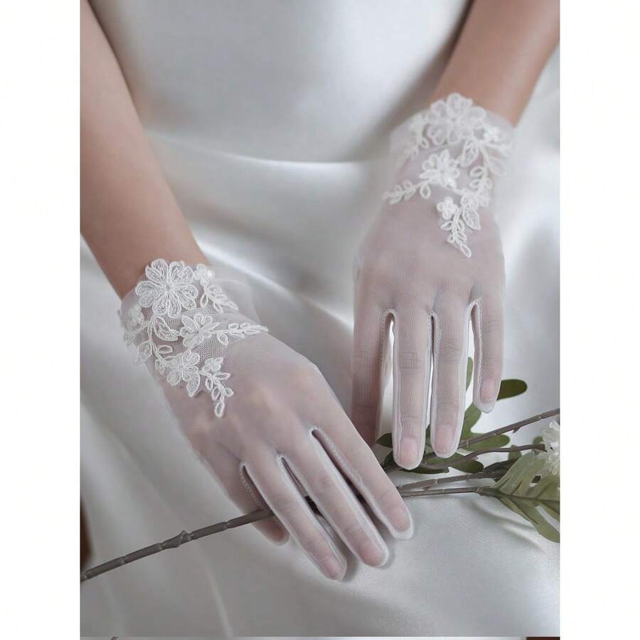 1 Pair White Short Lace Bridal Gloves,Elegant,Birthday - White - View 1