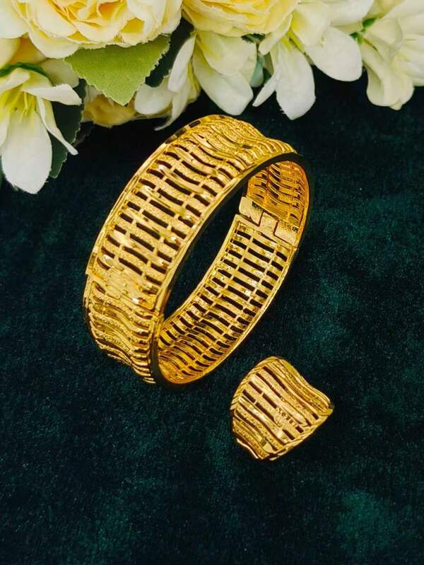 2pcs Fashion Women's Gold-Plated Wide Hollow Jewelry Set Bracelet & Ring, Suitable For Saudi Arabia, Middle East, Dubai, Europe, America, Africa, Bridal Wedding Banquet Dress Accessories, Mother's Day, Valentine's Day, Birthday, Wedding, Seasonal Gifts