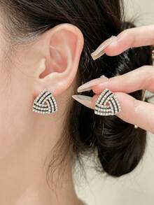 1 Pair Geometric Triangle Rhinestone Stud Earrings, Vintage Black Hollow Triangle Earrings, Elegant Versatile Women's Earrings - Black - View 1