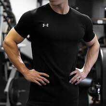 Under Armour 男士運動速乾透氣跑步健身訓練短袖T卹 - 黑色 - 查看 3