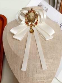1pc Vintage Embossed Portrait Water Drop Pendant White Bow Tie Collar Accessory, Low-Key Elegant, Suitable For Office Shirts, Light Formal Wear, Daily Outfit Accessory - Apricot - View 5