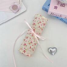 1 buah Tas Gulung Anak-anak Motif Bunga Kotak-kotak Pastoral, Tas Penyimpanan Alat Rias Portabel dengan Pita, Mudah Dilipat dan Disimpan, Cocok untuk Perjalanan Sehari-hari dan Penyimpanan Alat Rias Saat Bepergian - MultiWarna - View 13