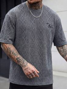 MAISONFOX Kaos Lengan Pendek Pria Kasual Musim Panas dengan Motif Huruf Jacquard Bertekstur dan Kerah Bergaris - Dark Grey - View 8