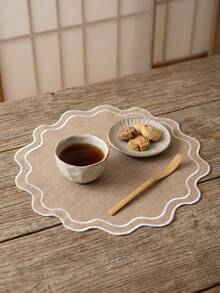 1pc Brown Base White Edge Wavy Shape Placemat, Natural Wabi-Sabi Style Fabric Material, Round Wavy Edge With Blue Binding Detail Decoration, Stain-Resistant Tabletop Protection, Functional Dining Table Decor, Suitable For Daily Tea Ceremony And Minimalist Home Decor - Brown - View 1