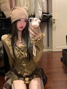 女款法式蕾絲飾邊修身針織開襟衫，秋冬款甜美風，適合日常穿著與約會，長袖上衣 - 咖色 - 查看 1