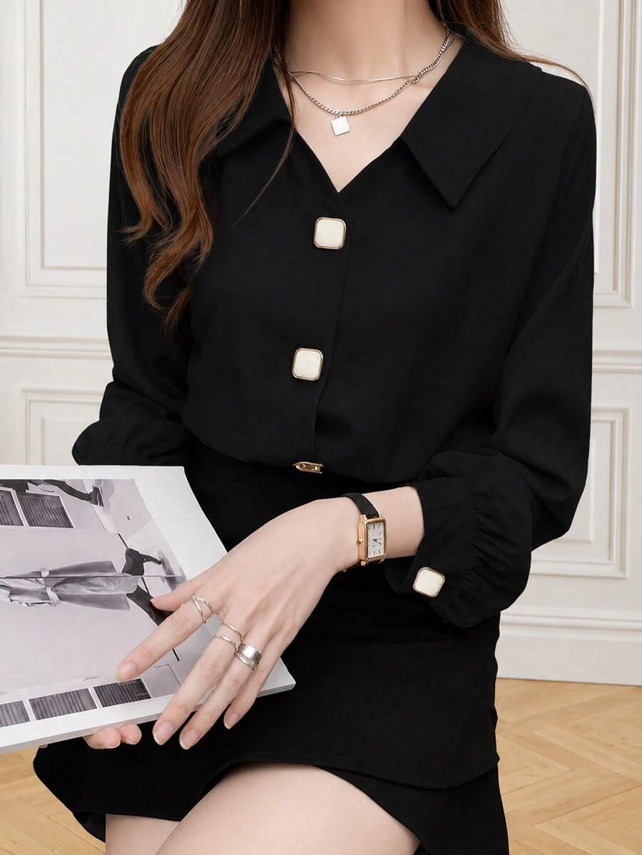 Camisa de satén de manga larga con detalles de diseño, elegante estilo de primavera de Hong Kong en negro