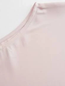 VINOVA 女款優雅船領不對稱上衣，長喇叭袖緞面上衣，適合夏季上衣、秋季穿搭、節慶穿搭、外出、度假 - 粉色 - 查看 6