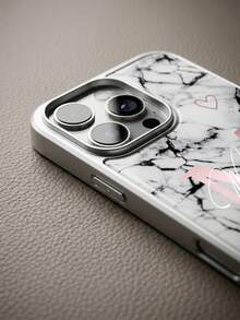 客製化字母姓名大理石印花手機殼，相容 iPhone 15 16 17 18 Pro Max，電鍍銀色邊框，UV 反向印刷，耐褪色，亮面光滑，可愛粉色愛心，個性化客製外殼，優雅美感保護殼，適合女性與女孩的理想禮物，完美適用於日常通勤、辦公、約會、旅行與度假 - 黑色 - 查看 7