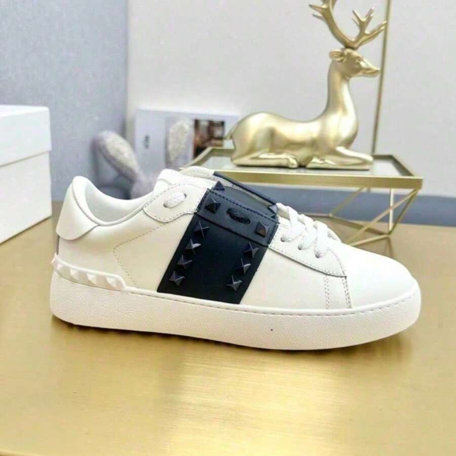 VL Rivet White Leather Sneakers, Plus Size Pair-Skateshoes In Stock, Platform High-Top Shoes, Lightweight Contrast-Color Sports Shoes - 鉚釘黑 - 查看 1