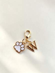 A-Z Cute Cat Paw English Letter Keychain, Pet Style Paw Print Initial Bag Charm DIY Pendant Accessory, Suitable For Backpack Hanging Decoration, Daily Bag Decoration, Holiday Party Gift, Back To School Gift, Women's Keychain, Car Keychain, Keychain Making Material, Men's Keychain, Backpack Pendant Keychain, Keychain, Keychain Pendant, Keychain Coin Purse, Bulk Keychain, Keychain Set, Keychain Accessory - Multicolor - View 11