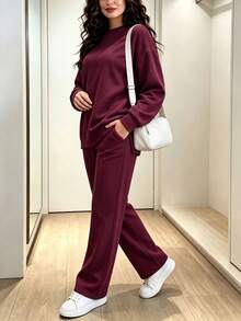 女士休闲纯色简约圆领长袖上衣，搭配女士时尚休闲纯色简约圆领长袖上衣，适合春秋季穿着。 - 酒紅色 - 查看 7
