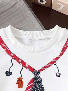 2pcs Setelan Baju Bayi Laki-laki Musim Gugur Rajut Motif Dasi Palsu Lengan Panjang, Atasan Kerah Bergaris Putih Dasar Modis untuk Anak-anak, Celana Kargo Abu-abu Pinggang Elastis dengan Kantong Palsu, Pakaian Bermain & Liburan Musim Semi - Grey - View 3