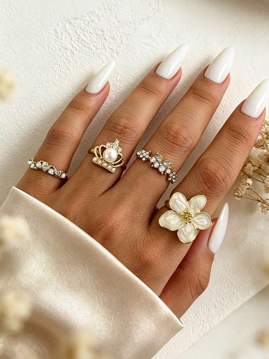 Juego de 4 anillos para mujer estilo INS con corona de perlas falsas, flores y strass, con flor 3D de esmalte francés - Dorado - Ver 1
