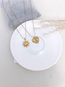 1pc Stainless Steel Waterproof Non-Fading Vintage Smiling Face Moon & Sun Pendant Necklace, Clavicle Chain Suitable For Women's Daily Wear - Gold - View 9