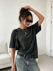 女款夏季水洗黑色寬鬆版型T恤，適合休閒日常穿著 - 黑色 - 查看 3