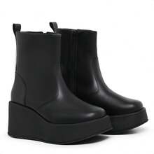 Bota Feminina Preta Salto Plataforma Alta Chunky Cano Curto Com Zíper Tendencia Moda Outono Inverno Blogueira Confortável - Preto - Visão 7
