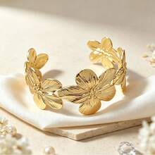 金色花朵開口式寬版金屬手鐲 3D花卉可調節個性飾品 女款日常派對禮物 - 金色 - 查看 2