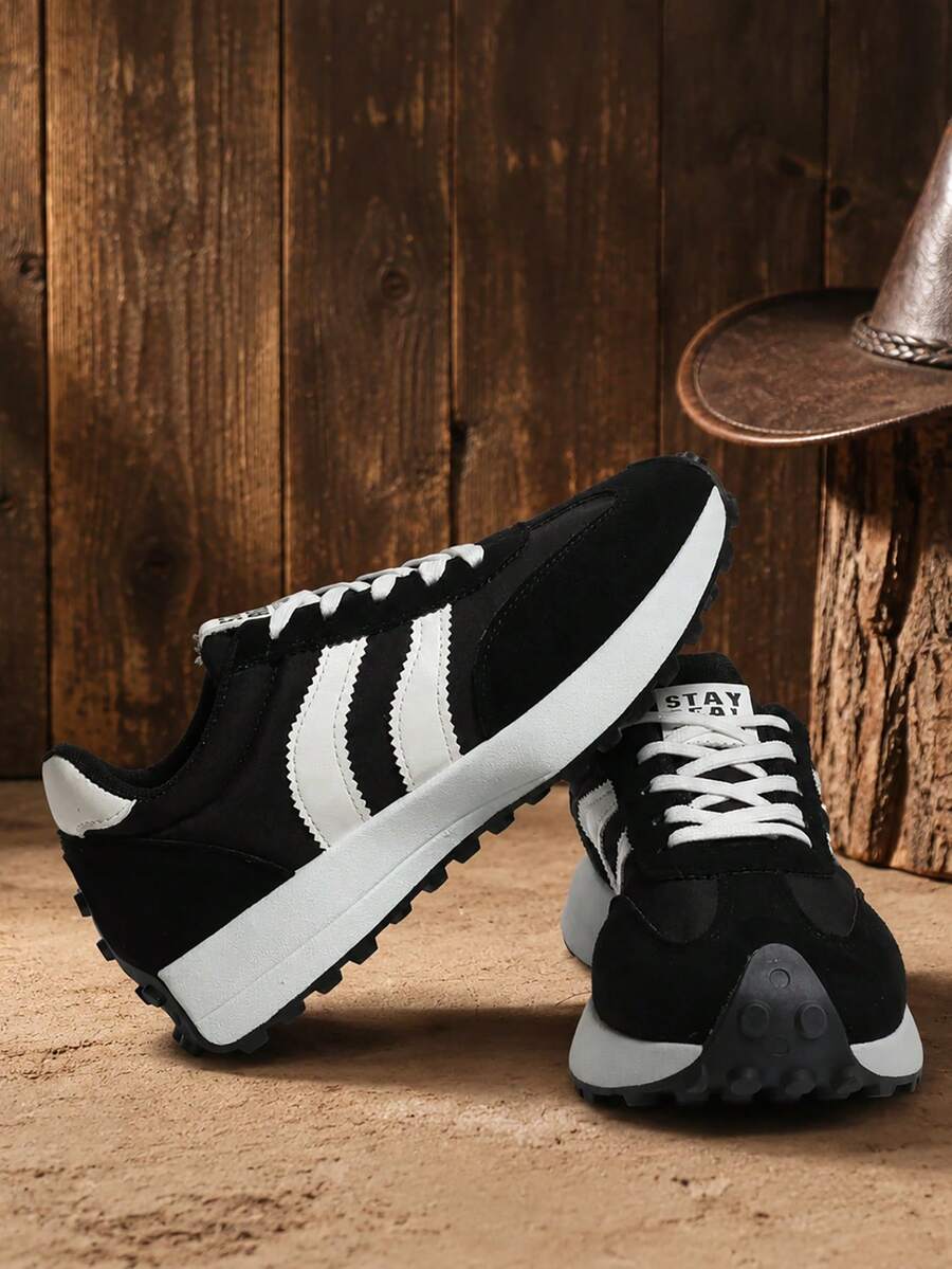 Sepatu Olahraga Kasual Wanita, Hadiah Sempurna untuk Pacar - Hitam - View 1