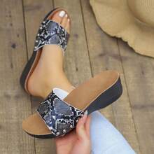 Sandal Pantai Platform Wedges Bermotif Ular dengan Hiasan Paku Keling untuk Wanita, Cocok untuk Musim Panas - Hitam - View 17