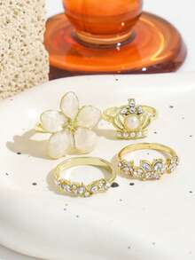 Juego de 4 anillos para mujer estilo INS con corona de perlas falsas, flores y strass, con flor 3D de esmalte francés - Dorado - Ver 5