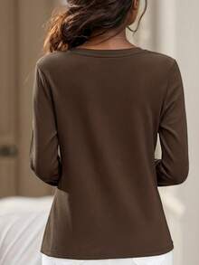 Blus Wanita Berlipit Leher Bulat, Atasan Kasual Serbaguna, Desain Menawan, Cocok untuk Musim Gugur/Musim Dingin/Musim Semi - Coffee Brown - View 2