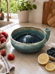 1 pièce Bol à fruits en céramique à drainage automatique, bol de lavage de fruits en céramique, passoire, déshydrateur, conception d'entrée latérale à flux d'eau en vortex, panier de drainage multifonctionnel pour fraises, myrtilles et petits fruits, passoire de cuisine à drainage rapide, bassin de lavage de fruits rotatif, boîte cadeau de pendaison de crémaillère pour les vacances, bassin de lavage de fruits à la maison, ensemble cadeau de plateau de fruits pour le thé de l'après-midi - Bol de lavage en céramique pour fruits - Voir 7